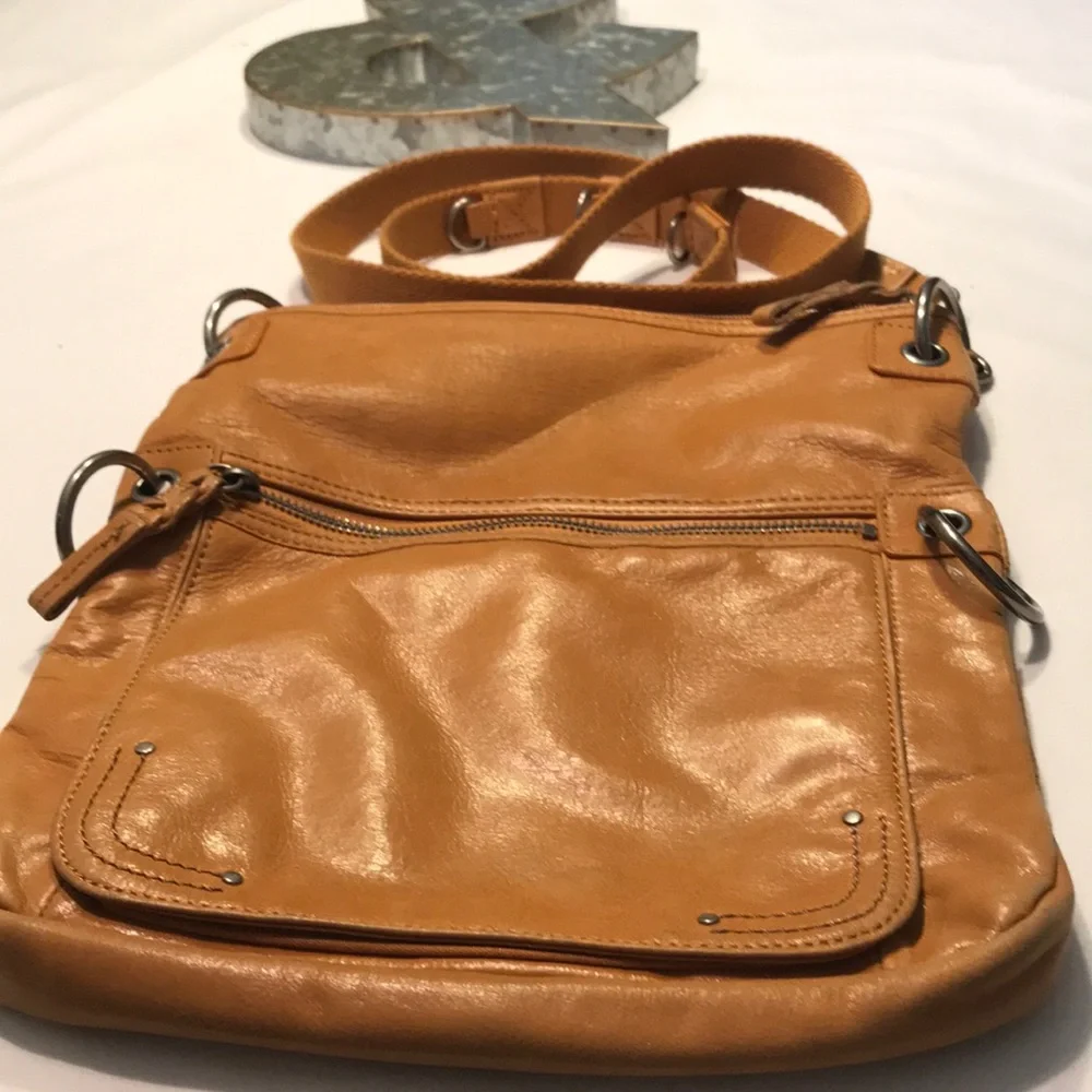 The SAK Fold-over Flap Leather Crossbody Messenger Bag - Picture 1 of 9